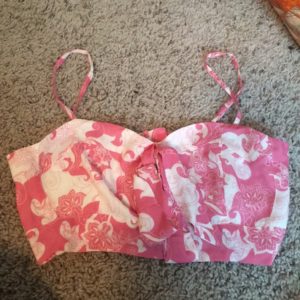 Kittenish crop top Jessie James decker